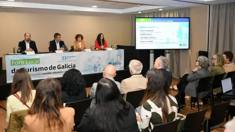 El director de Turismo de Galicia inauguró el Foro Local de Turismo de Galicia, organizado por la Federación Galega de Municipios e Provincias (FEGAMP) y clausurado por el director xeral de Cohesión Social e Fondos Europeos, Ángel Tarrío.