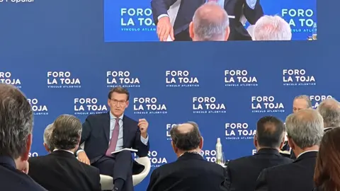 La isla de A Toxa se transforma en el 'Davos gallego'. Un año más, el Foro La Toja reúne a líderes globales y nacionales (políticos, empresarios y pensadores) con la presencia indispensable del Rey Felipe VI, garantizando un debate profundo en el remanso de la ría de Arousa.