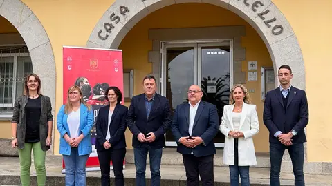 La delegada territorial de Ferrol, Martina Aneiros, participó esta tarde en la presentación de este encuentro #amistoso para Copa Mundial Femenina de Futsal de la FIFA 2025 que tendrá lugar el día 8 de octubre en el municipio