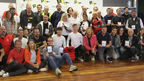 Los vencedores del XXI Trofeo Vila de Bouzas - Semana Abanca recogen sus galardones en el Liceo Marítimo de Bouzas. El 'Magical' de Julio Rodríguez se proclamó ganador absoluto de la regata. MOEBIUS.