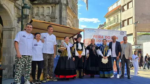 La tradición más dulce. La VII Feira do Pan do Porriño abrió con la emotiva representación de la "Regueifa de voda", una antigua danza gallega donde el Pan do Porriño (en la cabeza de la bailadora) simboliza la unión y la buena fortuna.