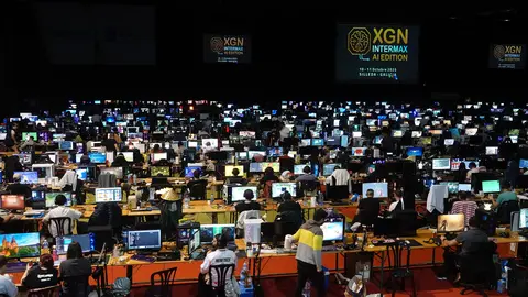 Más de 860 entusiastas de la tecnología en la XGN Intermax AI Edition, la lanparty gallega, que este año puso el foco en la Inteligencia Artificial. Conexión de 40 Gbps y mucha programación en el recinto de la Feira Internacional de Galicia ABANCA.