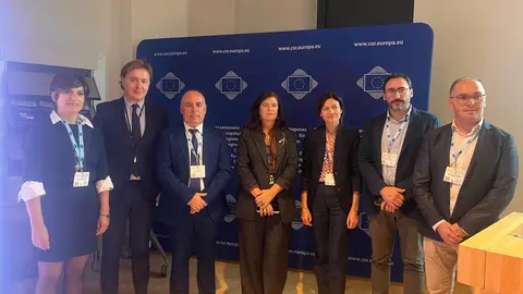 Javier Tourís, deputado de Fondos Europeos da Deputación de Pontevedra, en Bruxelas durante a presentación da candidatura para instalar un Centro Europa Direct na provincia.