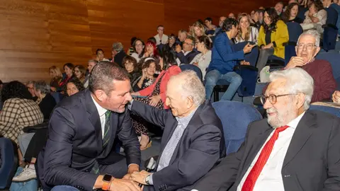 El conselleiro de Cultura, Lingua e Xuventude participa en el acto de entrega de 2025 de estos galardones que reconocen la excelencia en la creación cultural desde 1978