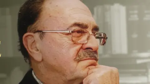 Xosé Luís Franco Grande (1936-2020), autor do Diccionario galego-castelán e Premio Nacional de Poesía, homenaxeado en Vigo pola RAG, Galaxia e Penzol.