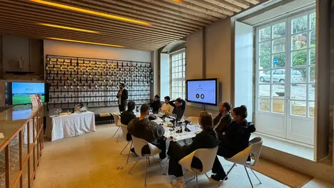 Chefs e sommeliers dos Estados Unidos e do Reino Unido durante a visita ao Centro de Interpretação e Promoção do Vinho Verde, numa iniciativa promovida pela Comissão de Viticultura da Região dos Vinhos Verdes.