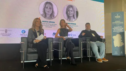 Representantes empresariales y directivos de Galicia y el Norte de Portugal durante una de las mesas del Summit Internacional 2025, celebrado en Allariz.