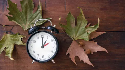 El cambio horario afecta nuestros niveles. Asegúrate de complementar y aprovechar la luz natural para cuidar tu sistema inmunitario y tu estado de ánimo.