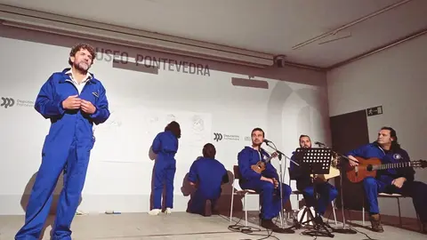 Un momento da representación teatral que forma parte das actividades da Semana Lorquiana, achegando a obra e a figura de Federico García Lorca ao público escolar e xeral.