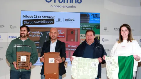 Presentación do Día da Sostibilidade no Porriño, cunha mostra do material e dos recursos que se empregan na nova campaña de separación de residuos e colector marrón.