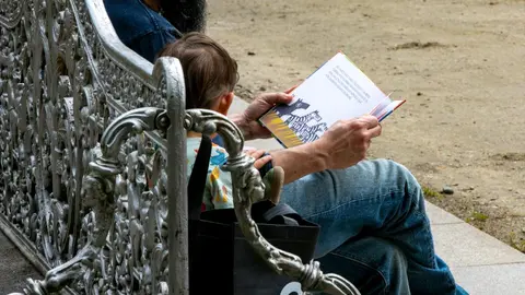 Tres proyectos de A Pobra do Caramiñal, Ourense y Pontevedra, reconocidos en la categoría de poesía del certamen.
