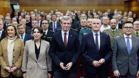 Foto de familia de autoridades, representantes institucionales y empresariales que asistieron a la Asamblea General de la CEP, una cita clave para el balance del ejercicio 2025.