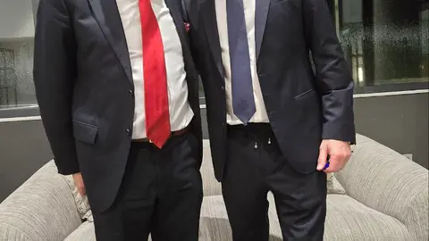 El doctor Diego Gonz&aacute;lez Rivas antes de la entrevista con el director de DL-G, Roberto Ledo.