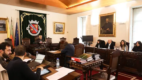 O Executivo Municipal durante a sesi&oacute;n na que se deu luz verde aos apoios econ&oacute;micos &aacute;s fregues&iacute;as do concello.