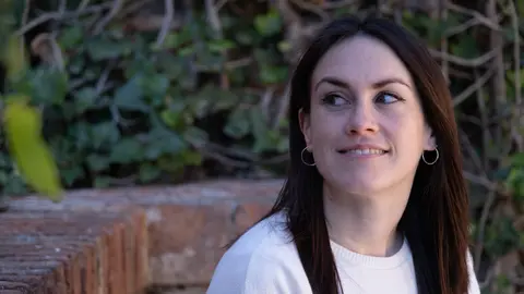 Ant&iacute;a Y&aacute;&ntilde;ez, ganadora del XIX Premio Ra&iacute;&ntilde;a Lupa de literatura infantil por su obra Bagakadabra.