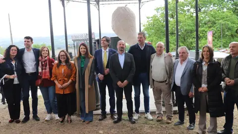 Autoridades y representantes institucionales, durante la XLIV Festa de Exaltaci&oacute;n do Vi&ntilde;o da Ulla celebrada en Vedra.
