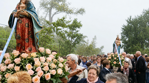 Centos de romeiros participan na tradicional Romar&iacute;a da Xestosa, unha das celebraci&oacute;ns relixiosas e populares m&aacute;is multitudinarias e emotivas da parroquia de Prado. A. OUTERELO.