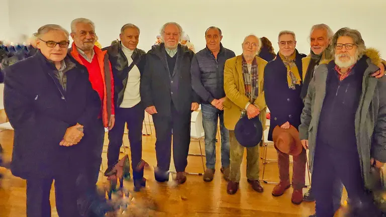 Amigos, artistas, editores y representantes de la cultura gallega se reunieron en el MARCO para celebrar el legado de Laxeiro y homenajear a Ana Alfaya en una jornada marcada por la memoria, la amistad y la reivindicaci&oacute;n de la vanguardia hist&oacute;rica gallega.