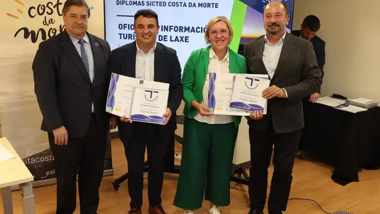 Entrega de distinciones SICTED en Costa da Morte a entidades tur&iacute;sticas comprometidas con la calidad y la sostenibilidad del destino.
