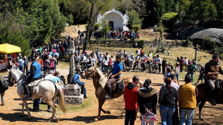A Romar&iacute;a da Picara&ntilde;a re&uacute;ne veci&ntilde;anza e visitantes nunha das celebraci&oacute;ns tradicionais m&aacute;is arraigadas da parroquia de Arcos, en Ponteareas.