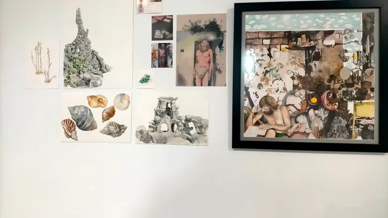El universo de Man de Camelle, reinterpretado por Sandra Pargui&ntilde;a a trav&eacute;s de dibujos, estudios y una composici&oacute;n que evoca la particular relaci&oacute;n del artista y ermita&ntilde;o con el mar y la naturaleza.