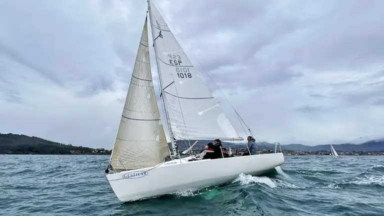 La cuarta jornada de la Liga de Otoño J80 queda en blanco por la inestabilidad del viento en Baiona