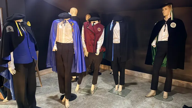 Mos inaugura unha exposición inédita que reivindica o patrimonio e a identidade das rondallas da área metropolitana