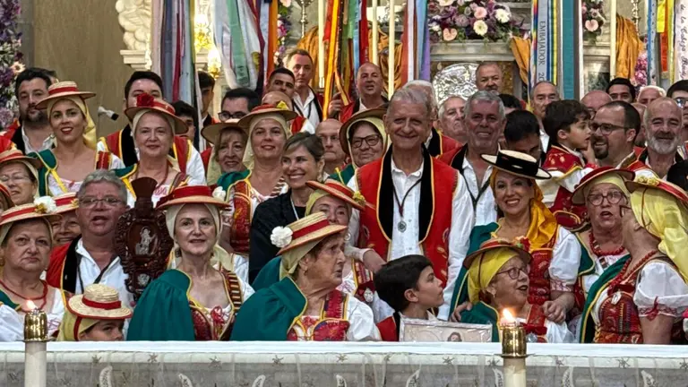 Ponteareas organiza por primera vez un viaje ciudadano a La Orotava para vivir el Corpus