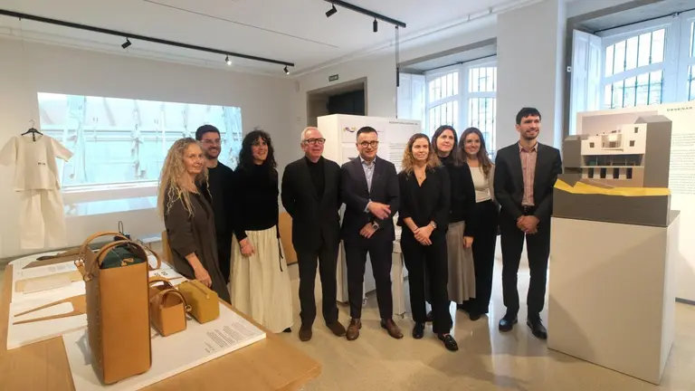 José González destaca el diseño y la artesanía como motores del emprendimiento ligado al territorio en la inauguración de una muestra en Casa RIA