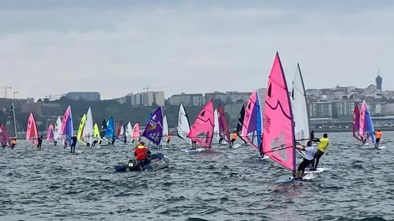 Marchesi domina bajo condiciones extremas en el Campeonato de España de Windsurfer