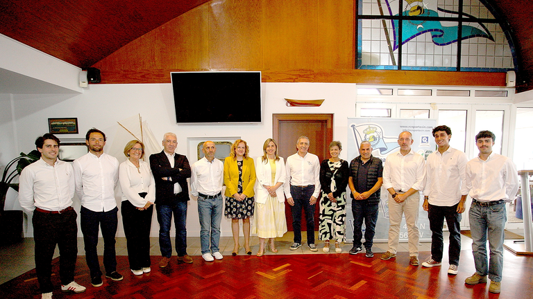 El Real Club Náutico de Portosín presenta su nueva Junta Directiva y estrena servicio de restauración