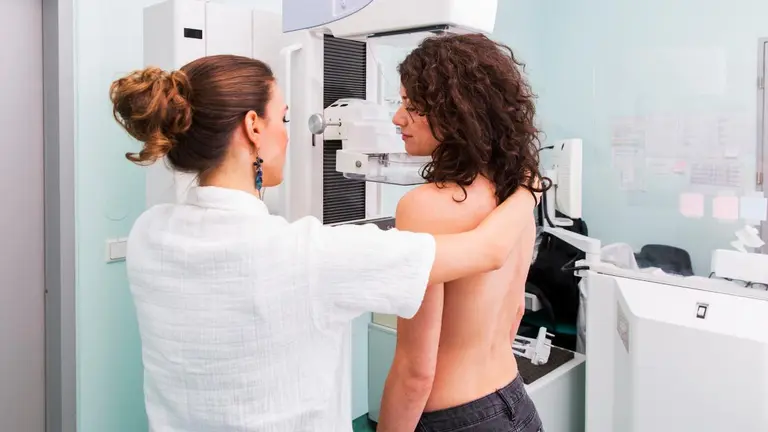 La Xunta destina casi 48 millones a nuevos tratamientos de precisión contra el cáncer de mama y de ovario
