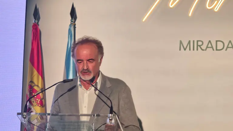 Quintana Martelo leva a Teo o diálogo entre o estudio e a rúa en ‘Inside/Outside’