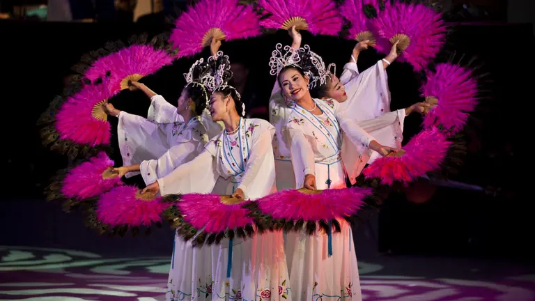 La Gala Internacional de Folclore lleva las tradiciones del mundo al Parque do Arnado