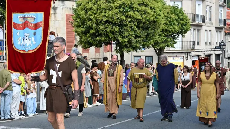 Ribadavia vuelve a la Edad Media: la Festa da Istoria conquista calles y plazas
