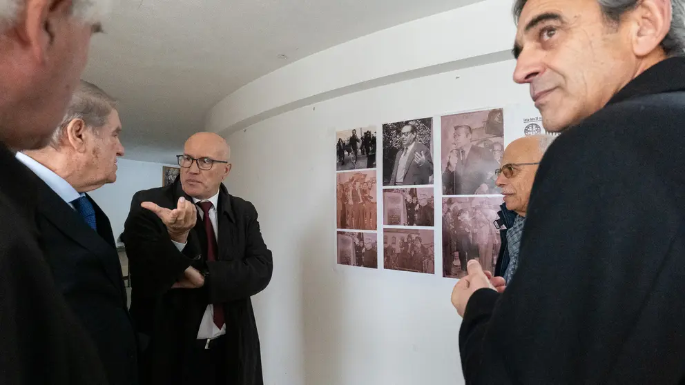 Autarcas e convidados durante a visita evocativa integrada nas comemora&ccedil;&otilde;es dos 50 anos de F&atilde;o vila, com destaque para a mem&oacute;ria hist&oacute;rica e o percurso identit&aacute;rio da comunidade fangueira.