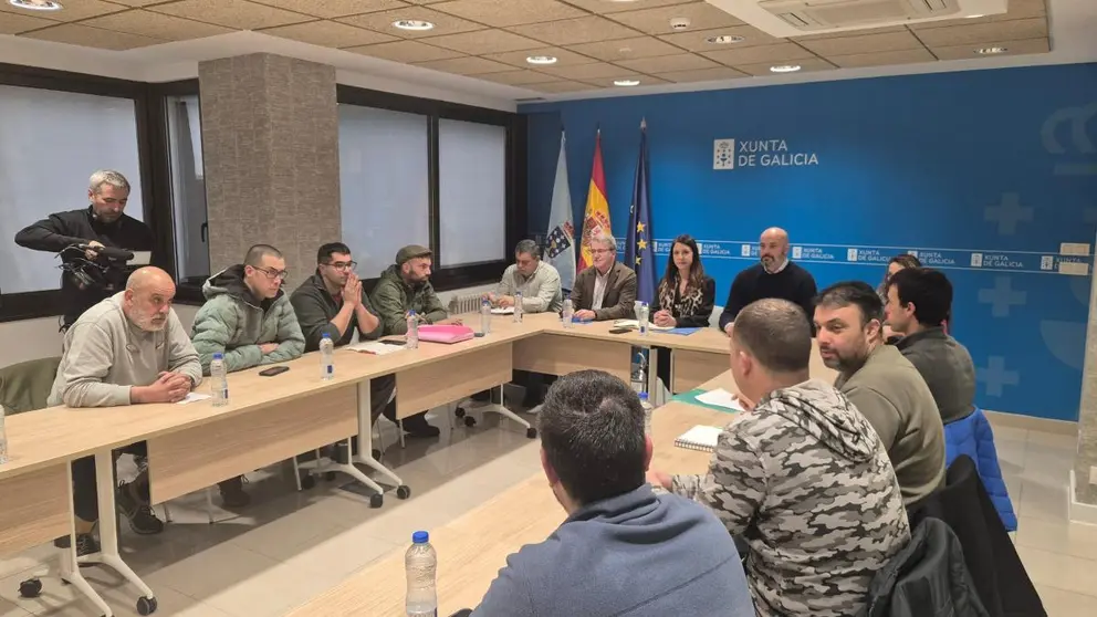 A conselleira Mar&iacute;a Jos&eacute; G&oacute;mez reuniuse esta ma&ntilde;&aacute; en Ourense con representantes da Asociaci&oacute;n do Sector Primario de Galego, no marco dos contactos que mant&eacute;n cos produtores da nosa comunidade.