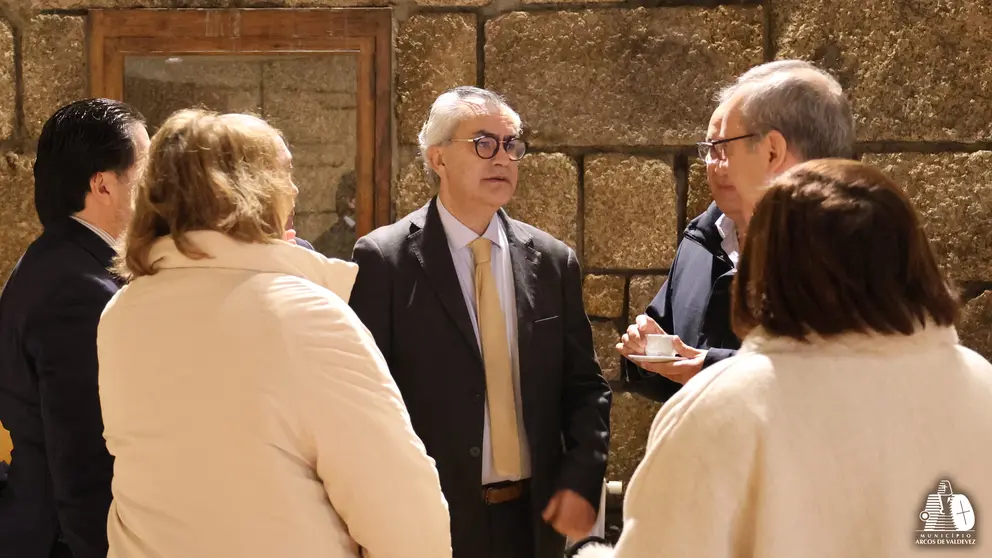 O presidente da C&acirc;mara Municipal de Arcos de Valdevez, Oleg&aacute;rio Gon&ccedil;alves, participou numa reuni&atilde;o com o Turismo de Portugal e o Turismo do Porto e Norte para analisar novos investimentos e estrat&eacute;gias de promo&ccedil;&atilde;o sustent&aacute;vel no Parque Nacional da Peneda-Ger&ecirc;s.