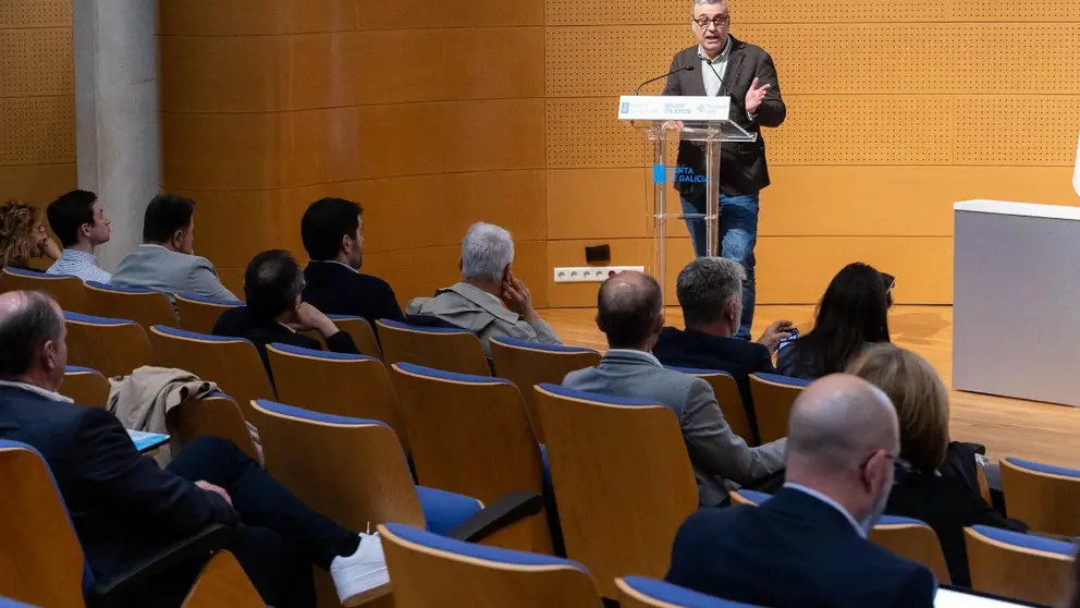 Jos&eacute; Ram&oacute;n Parada, gerente del Sergas, durante la presentaci&oacute;n del proyecto IntegraSa&uacute;de en la Conseller&iacute;a de Sanidade.