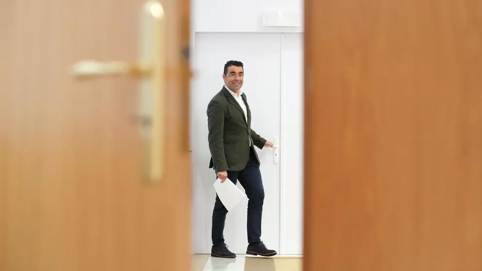 O presidente da Deputaci&oacute;n de Pontevedra, Luis L&oacute;pez, antes da comparecencia na que reivindicou o compromiso da instituci&oacute;n provincial coa promoci&oacute;n e defensa da lingua galega con motivo das Letras Galegas.