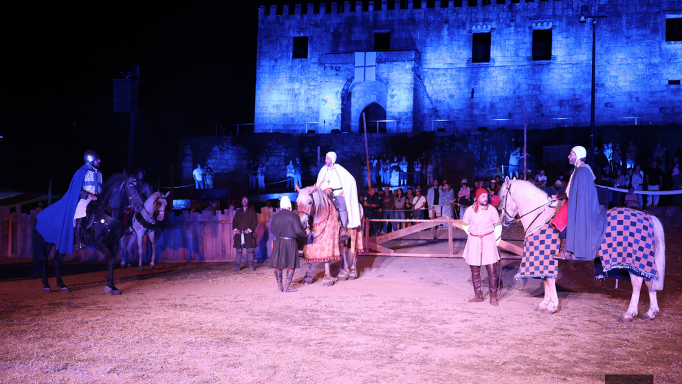 El Pa&ccedil;o de Giela se ilumin&oacute; para recrear el hist&oacute;rico Reencontro de Valdevez, el desaf&iacute;o caballeresco de 1141 entre Afonso Henriques y Alfonso VII que marc&oacute; el camino hacia la independencia de Portugal.