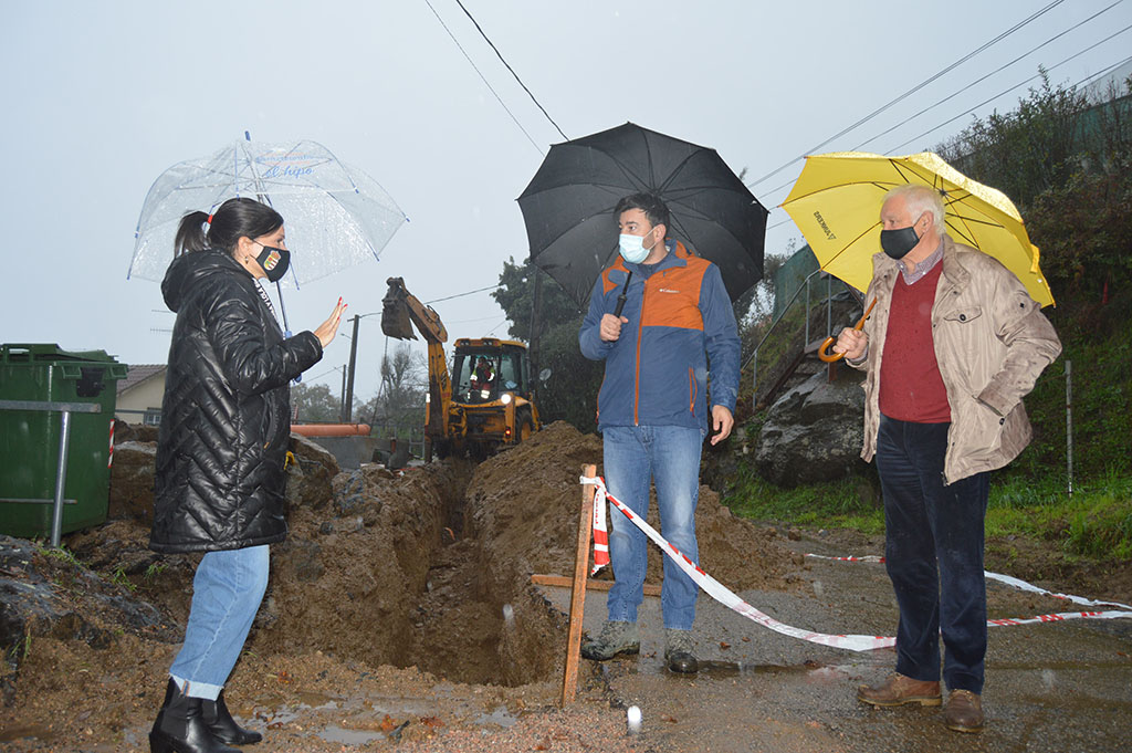a alcaldesa Nidia Arévalo e os concelleiros