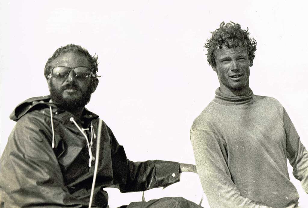 Alfredo Lagos (izquierda) con Jim Pugh en la Regata del Descubrimiento 1972 (Foto cedida por la familia Lagos).