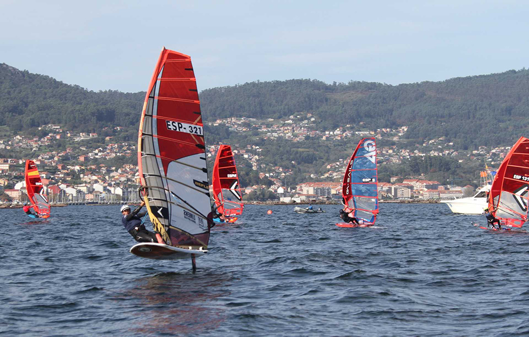 Francisco Robleda de Limens, en cabeza del grupo intermedio. PEDRO SEOANE.