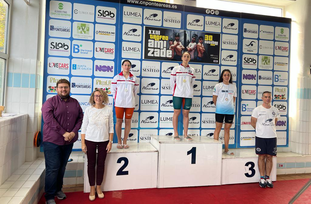 O CNPonteareas faise co XXIII Trofeo Amizade de natación.