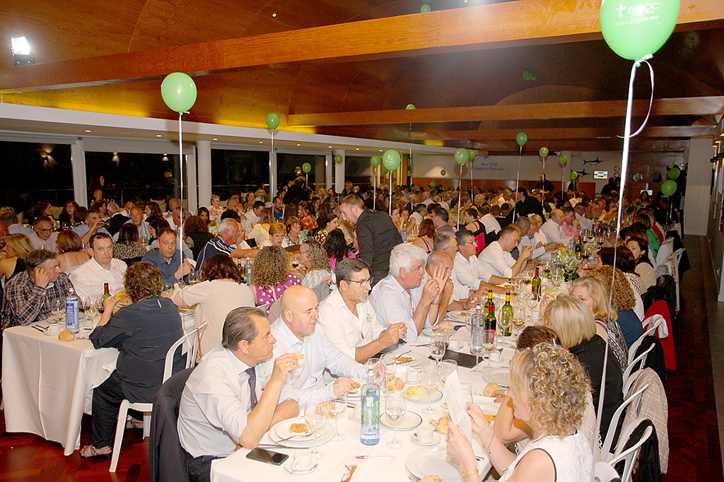 Ambiente Cena Benéfica (medios)