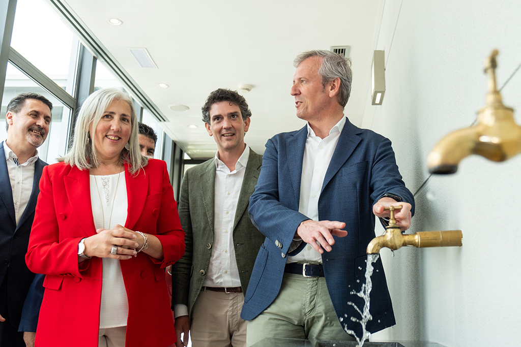 O titular do Goberno galego, Alfonso Rueda, asiste á posta en funcionamento do Iberik Gran Balneario de Guitiriz & Golf. 