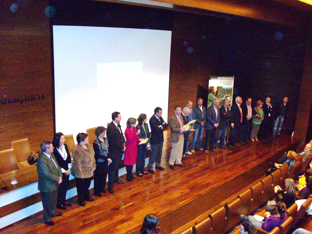 Acto de clausura e entrega de diplomas do XL Curso de Saúde Ambiental (Ferrol, 5-8 Maio 2009), no que participaron autoridades, alcaldes e responsables políticos dos concellos de Ferrolterra, Eume, Ortegal e Betanzos, celebrado no Auditorio Edificio Fundación Caixa Galicia de Ferrol.