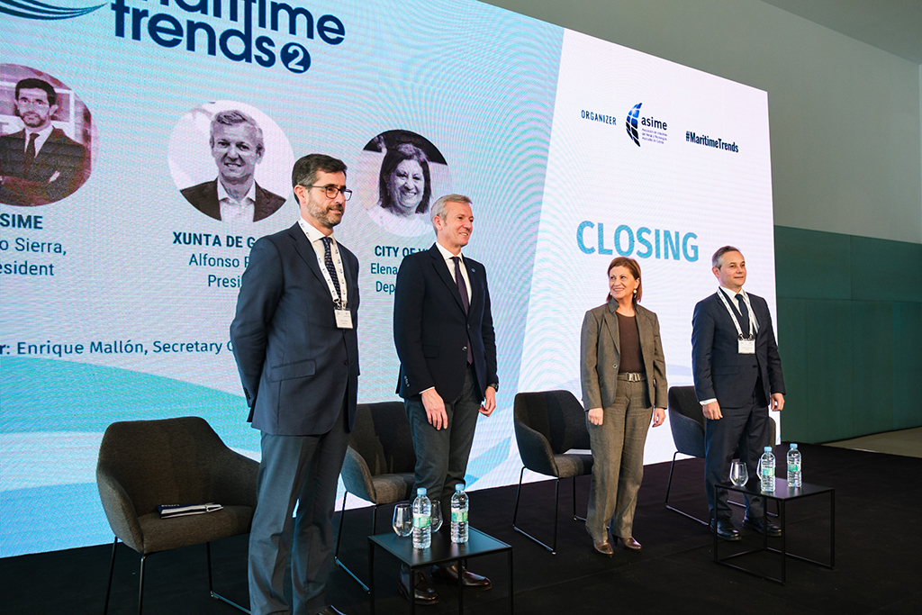 O titular do Executivo galego, Alfonso Rueda, participa na clausura da segunda edición do Congreso internacional naval, marítimo e portuario  Maritime Trends Summit. Auditorio Mar de Vigo.