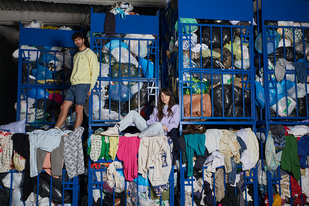 •	El resultado positivo de esta colaboración ha sido conseguir ahorrar 175.900 litros de agua y 235 kg de CO2 con la creación de la colección.